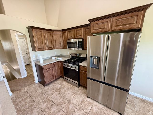 2444 N HOODED CRANE CIR, Clinton, UT 84015