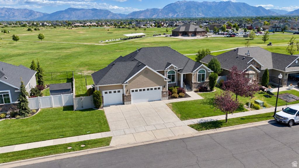 2444 N HOODED CRANE CIR, Clinton, UT 84015 — exterior