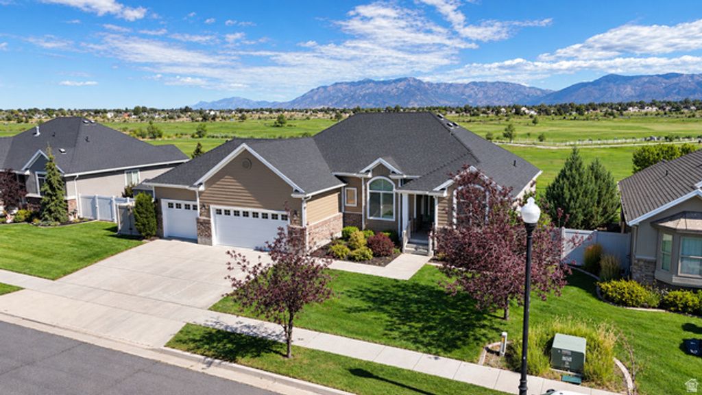 2444 N HOODED CRANE CIR, Clinton, UT 84015 — photo 3