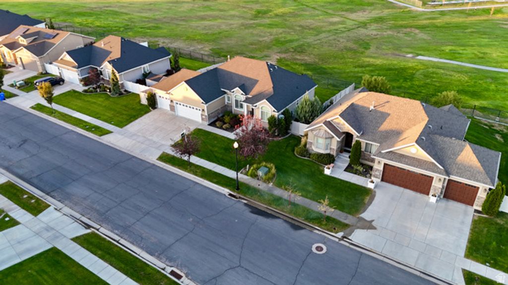 2444 N HOODED CRANE CIR, Clinton, UT 84015 — photo 5