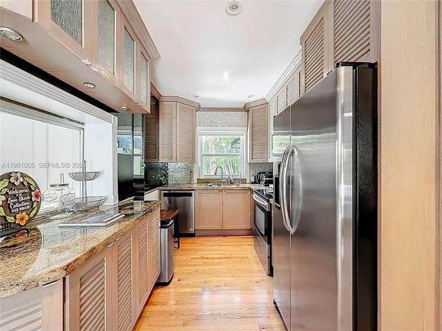 1419 NE 4th Ct, Fort Lauderdale, FL 33301