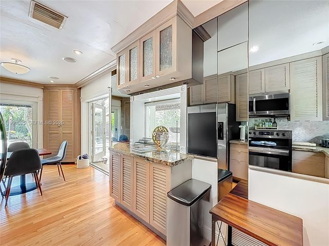 1419 NE 4th Ct, Fort Lauderdale, FL 33301