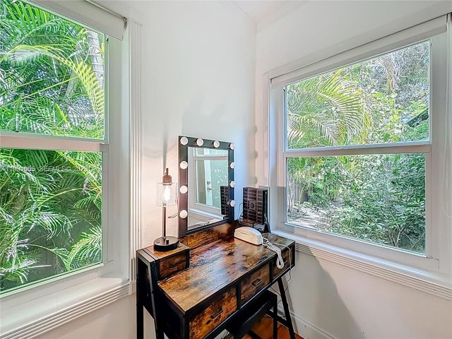 1419 NE 4th Ct, Fort Lauderdale, FL 33301