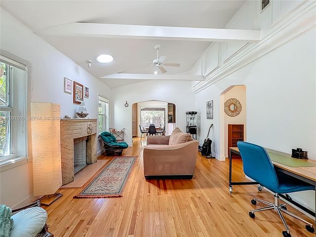 1419 NE 4th Ct, Fort Lauderdale, FL 33301