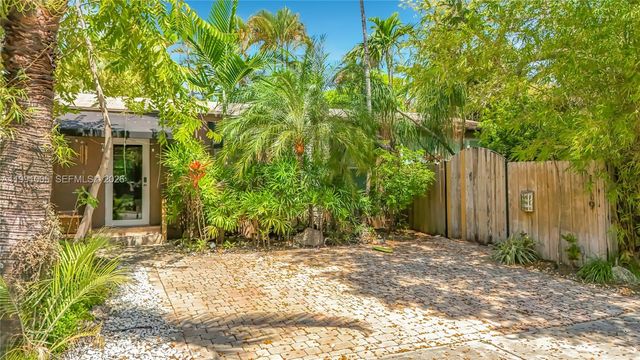 1419 NE 4th Ct, Fort Lauderdale, FL 33301