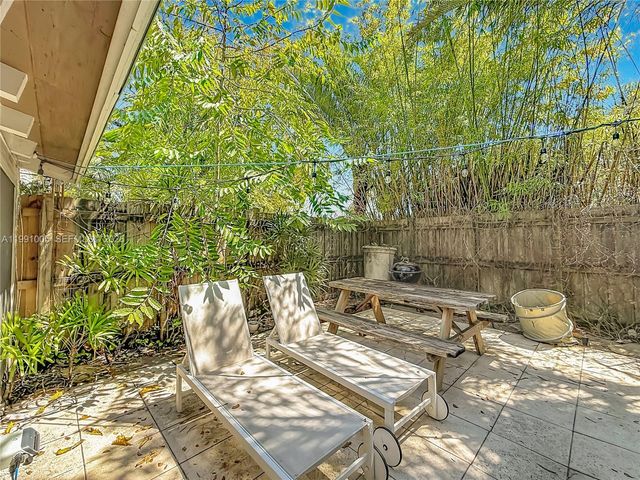 1419 NE 4th Ct, Fort Lauderdale, FL 33301