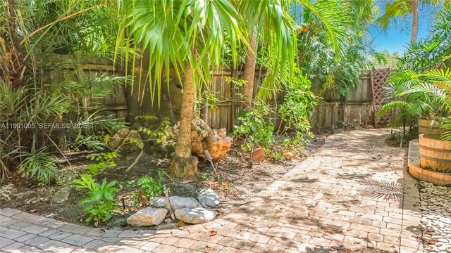 1419 NE 4th Ct, Fort Lauderdale, FL 33301