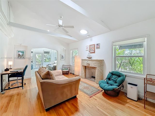 1419 NE 4th Ct, Fort Lauderdale, FL 33301