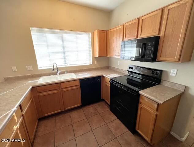 6347 W HILTON Avenue, Phoenix, AZ 85043