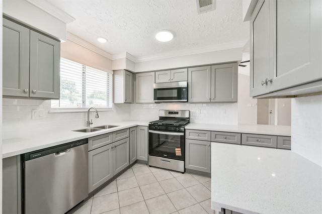 1819 Wood Orchard Drive, Missouri City, TX 77489