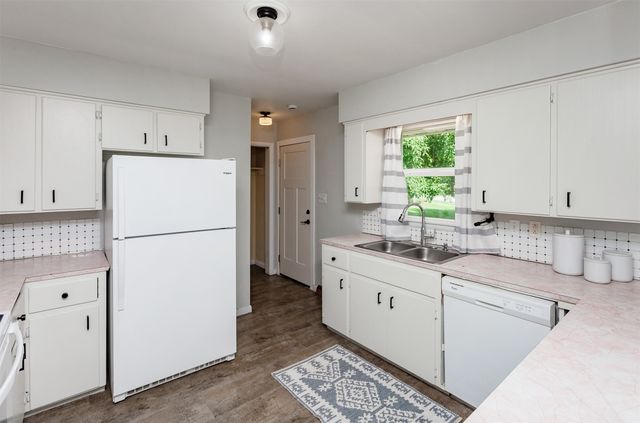 715 Maple Street, Waukee, IA 50263