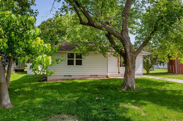 715 Maple Street, Waukee, IA 50263