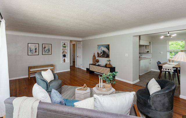 715 Maple Street, Waukee, IA 50263