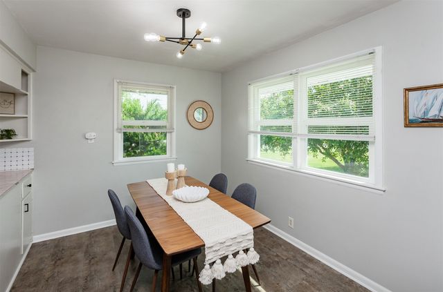 715 Maple Street, Waukee, IA 50263