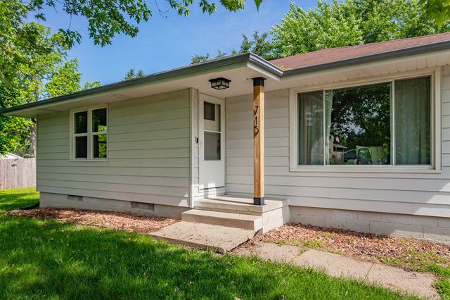 715 Maple Street, Waukee, IA 50263