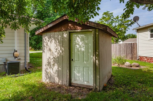 715 Maple Street, Waukee, IA 50263