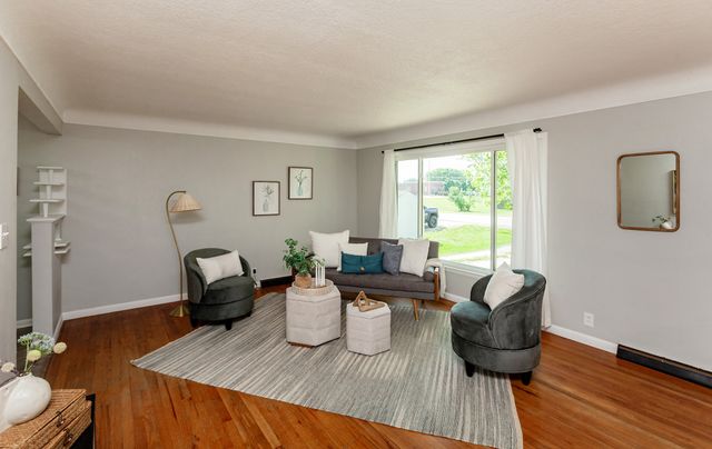 715 Maple Street, Waukee, IA 50263