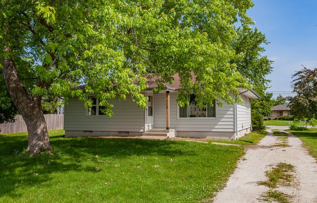 715 Maple Street, Waukee, IA 50263