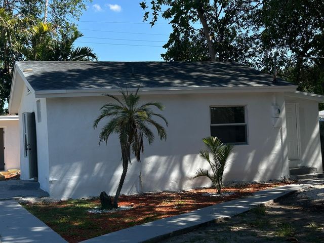 1063 NW 55th Terrace, Miami, FL 33127