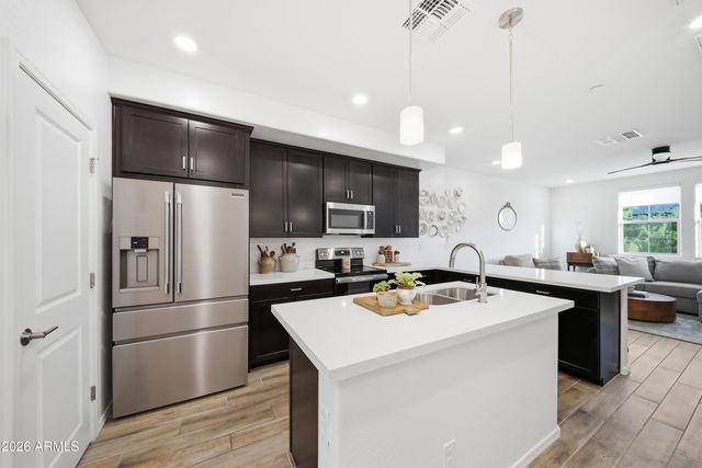 1917 E HAMPTON Lane 106, Gilbert, AZ 85295