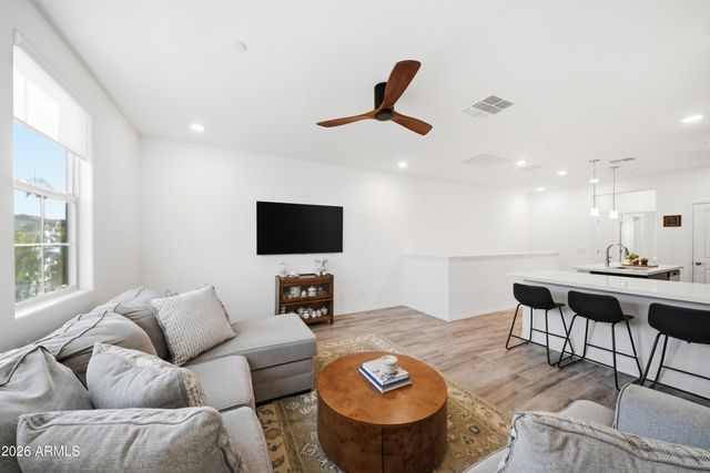 1917 E HAMPTON Lane 106, Gilbert, AZ 85295