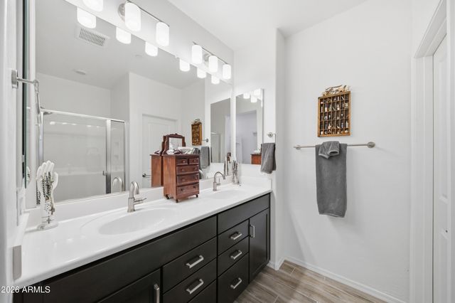 1917 E HAMPTON Lane 106, Gilbert, AZ 85295