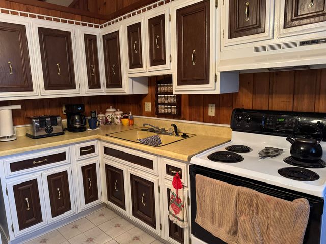 410 N Cheyenne Drive, Horseshoe Bend, AR 72512