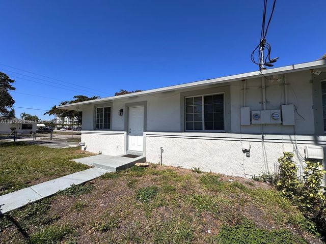 1209 NE 136th Ter 1209, North Miami, FL 33161