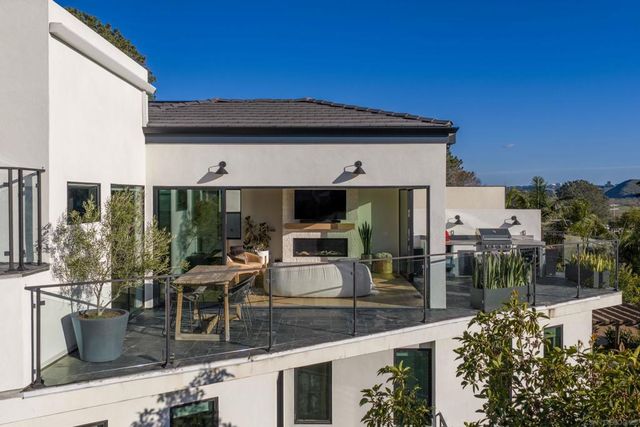 12994 Via Esperia, Del Mar, CA 92014