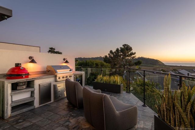 12994 Via Esperia, Del Mar, CA 92014