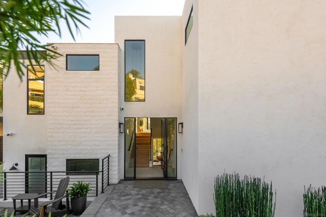 12994 Via Esperia, Del Mar, CA 92014