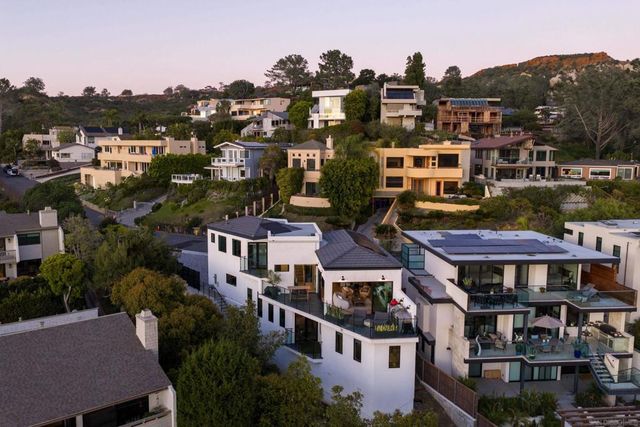 12994 Via Esperia, Del Mar, CA 92014