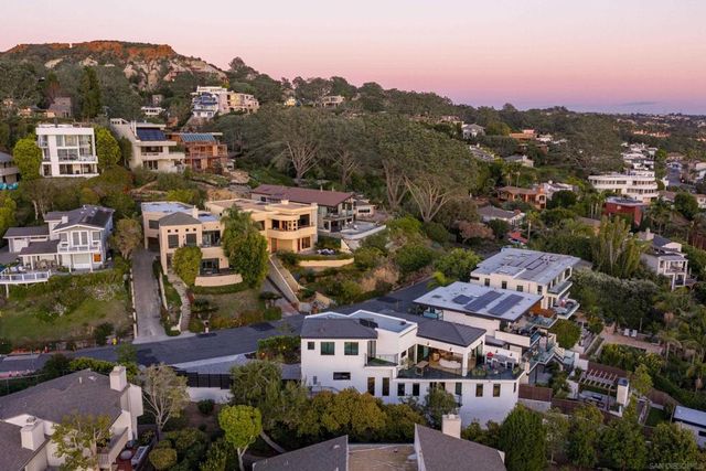 12994 Via Esperia, Del Mar, CA 92014