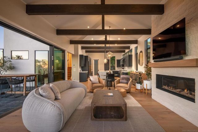 12994 Via Esperia, Del Mar, CA 92014