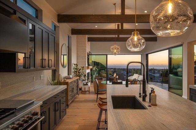 12994 Via Esperia, Del Mar, CA 92014