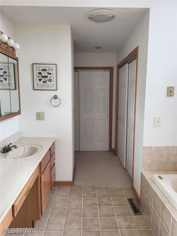 82 Sandbrook Circle, Washington, WV 26181