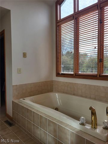 82 Sandbrook Circle, Washington, WV 26181