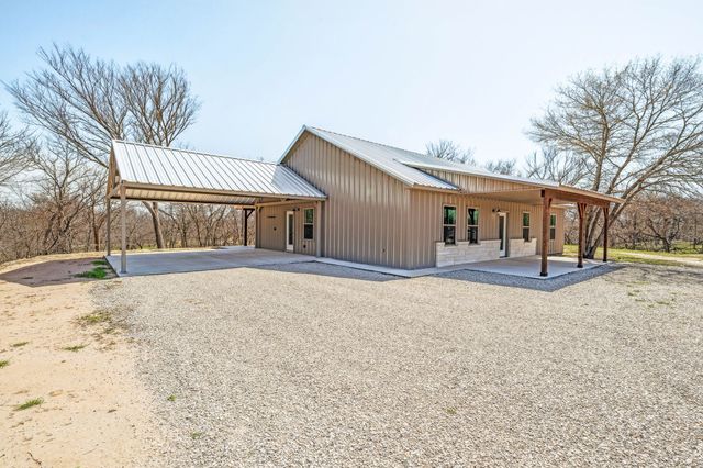 1704 E Fm 1188, Bluff Dale, TX 76433