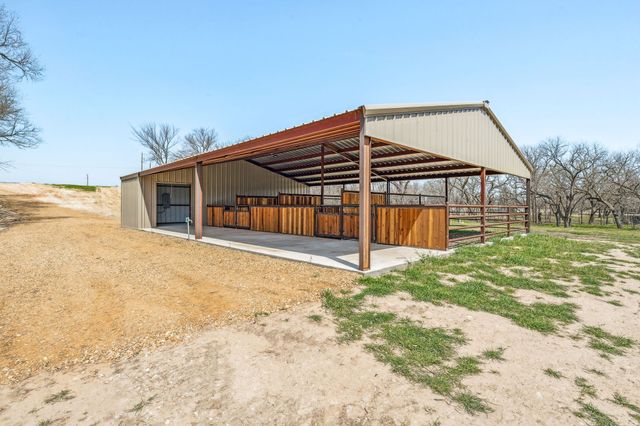 1704 E Fm 1188, Bluff Dale, TX 76433