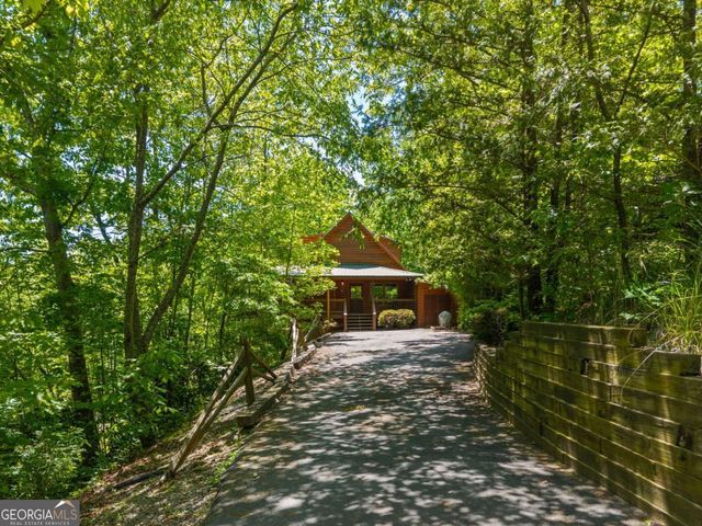 161 Huntington Way 8, Blue Ridge, GA 30513