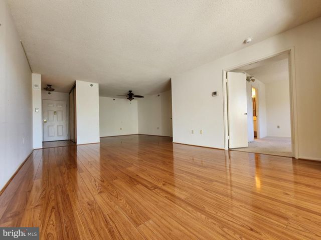 15100 INTERLACHEN DR #4-701, Silver Spring, MD 20906