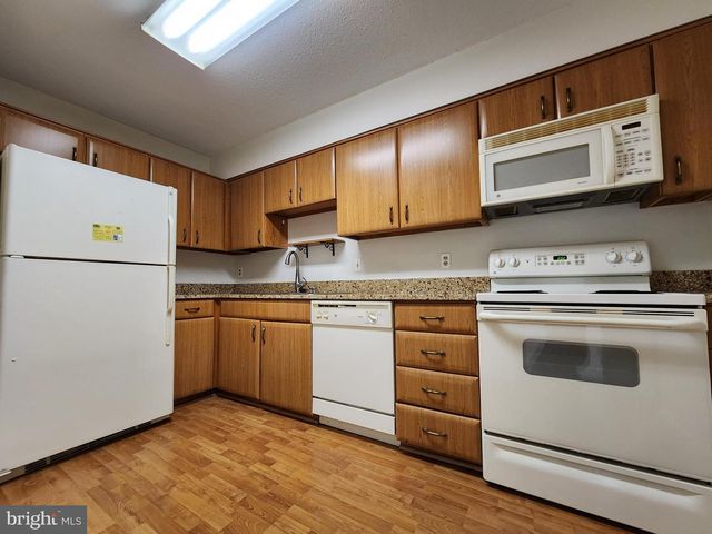 15100 INTERLACHEN DR #4-701, Silver Spring, MD 20906