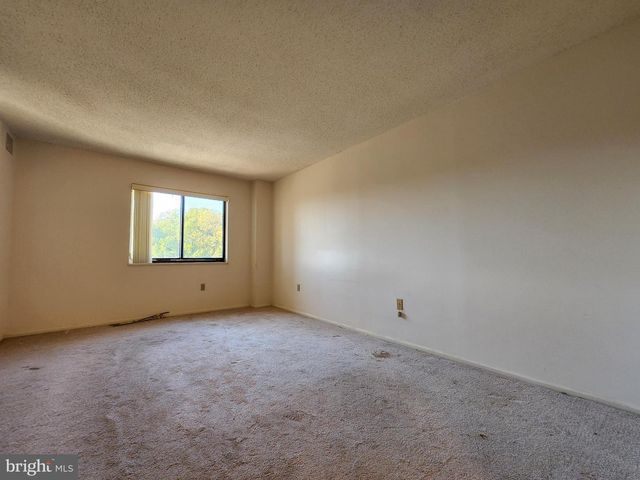 15100 INTERLACHEN DR #4-701, Silver Spring, MD 20906