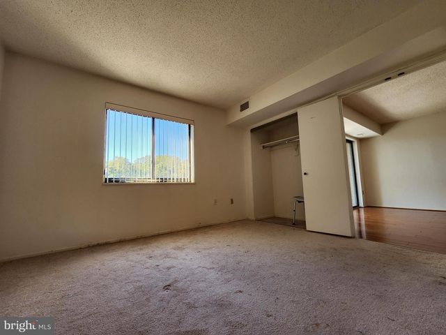 15100 INTERLACHEN DR #4-701, Silver Spring, MD 20906