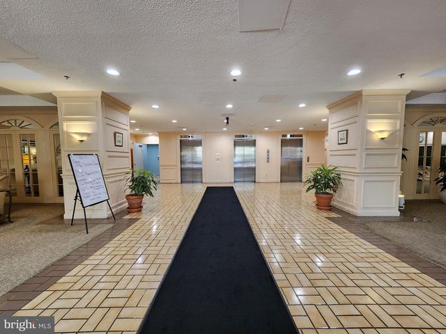 15100 INTERLACHEN DR #4-701, Silver Spring, MD 20906