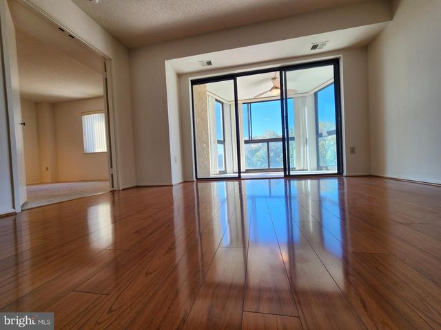 15100 INTERLACHEN DR #4-701, Silver Spring, MD 20906