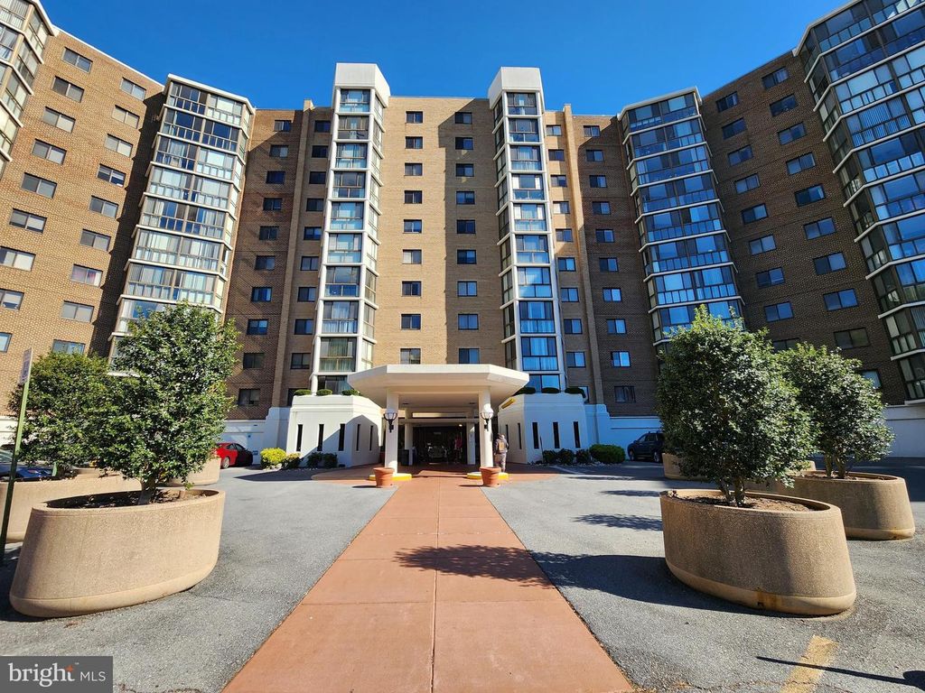 15100 INTERLACHEN DR #4-701, Silver Spring, MD 20906