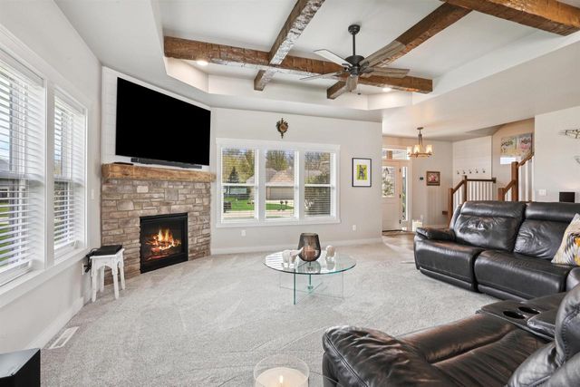 2082 FESCUE WAY, Green Bay, WI 54313