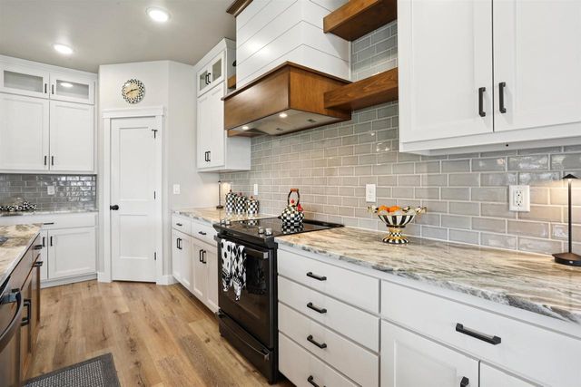 2082 FESCUE WAY, Green Bay, WI 54313