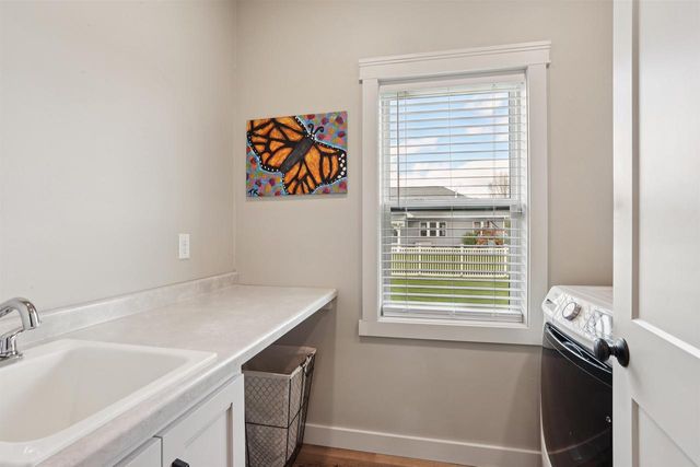 2082 FESCUE WAY, Green Bay, WI 54313